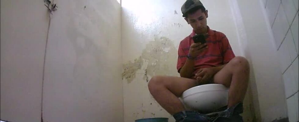 caught latino worker masturbating in bus stop bathroom