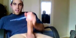 Horny Latino has fun while doing his solo show