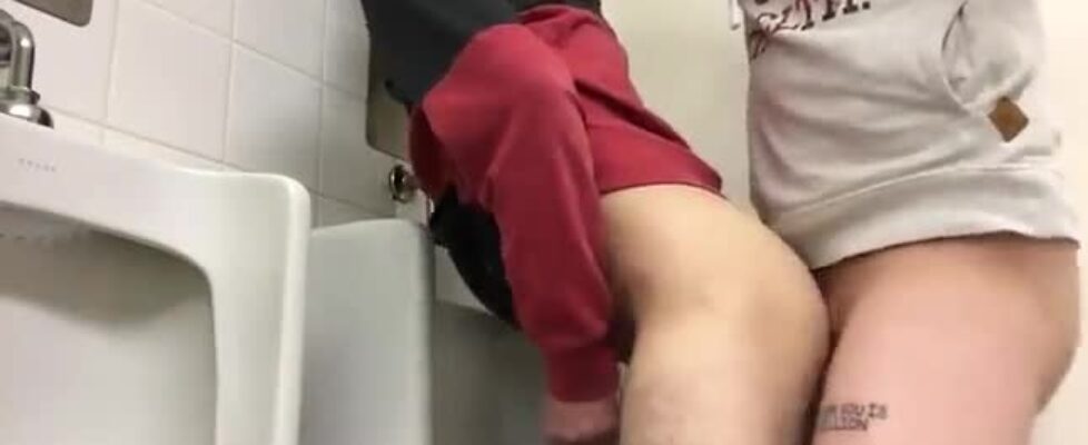 Two sluts got lucky a public toilet