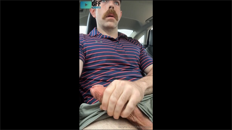 Quickly jerking off in my car john (bigboyplay)