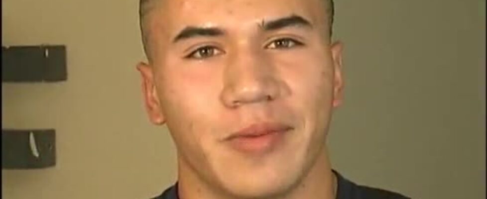Cute latino guy with a super hot rock cock does a solo show