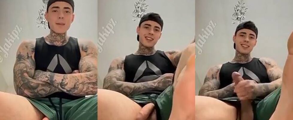 Jake andrich (jakipz) talks to you as he cums on his feet