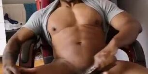 Cute muscled nerdy nigga doing a solo show