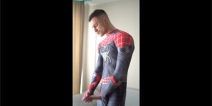 Jerking my big cock in my spiderman costume max barz (max_barz)