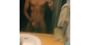 Sexy moroccan Arab twink jerking off in front of the mirror